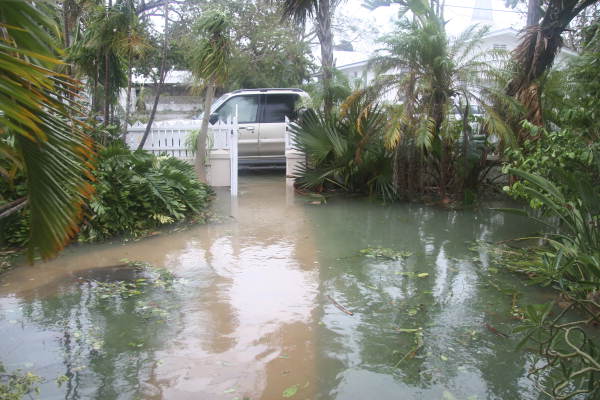 Güney Florida’yı fırtına ve sel vurdu