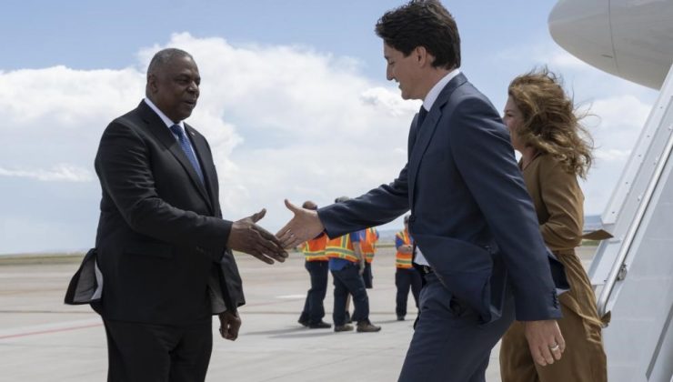 ABD Savunma Bakanı Austin, Kanada Başbakanı Trudeau ile Görüştü