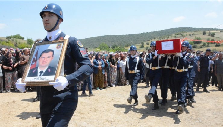 Şehit Uzman Çavuş Özcan son yolculuğuna uğurlandı