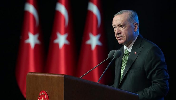 Cumhurbaşkanı Erdoğan: Teröristleri inlerine gömmeye devam edeceğiz