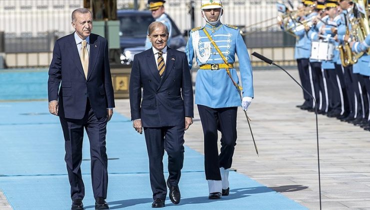 Cumhurbaşkanı Erdoğan, Pakistan Başbakanı Şerif’i resmi törenle karşıladı