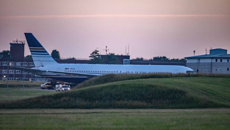 AİHM, İngiltere’nin sığınmacıları Ruanda’ya göndereceği uçuşu durdurdu