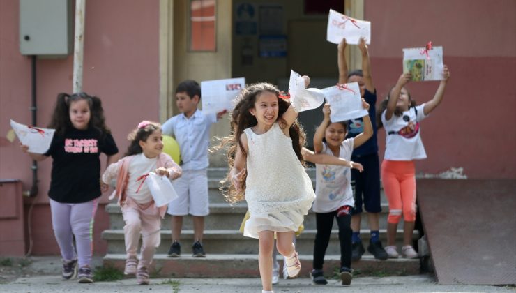 Okullarda “karne zili” çaldı