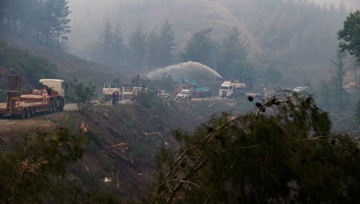 Marmaris’teki yangının katı atık depolama tesisine sıçramaması için koridor açıldı