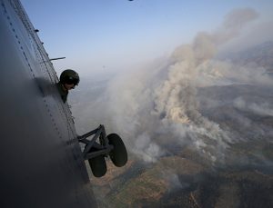 Marmaris’teki orman yangınına havadan ve karadan müdahale ediliyor
