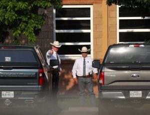 Teksas’taki okul saldırısına geç müdahale etmekle eleştirilen polis şefi açığa alındı