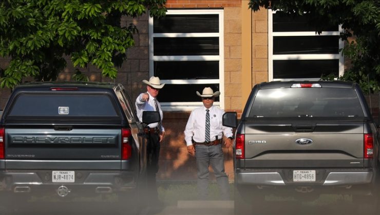 Teksas’taki okul saldırısına geç müdahale etmekle eleştirilen polis şefi açığa alındı