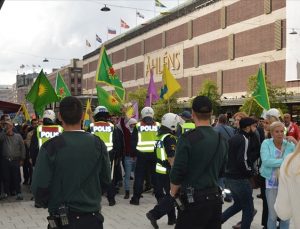 Terör örgütü PKK/YPG yandaşları, İsveç’in Göteborg kentinde gösteri yaptı