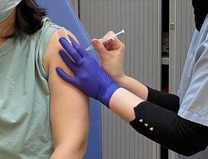 ABD’de 6-17 yaş çocuklar için Moderna’nın Kovid-19 aşısı onaylandı