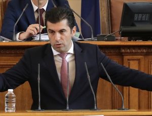 Bulgaristan’da 3’lü koalisyon hükümeti düştü
