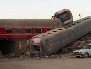 İran’da yolcu treni raydan çıktı: 17 kişi hayatını kaybetti