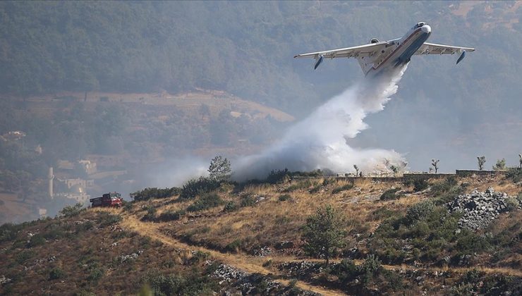 Marmaris’teki yangına 20 helikopter ve 14 uçakla müdahale ediliyor