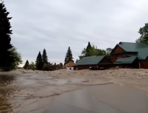 ABD’de sel baskını Yellowstone Ulusal Parkı’ndaki turizmi vurdu