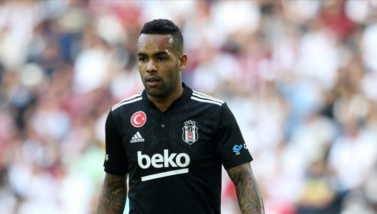 Beşiktaş’ta Alex Teixeira ile yollar ayrıldı