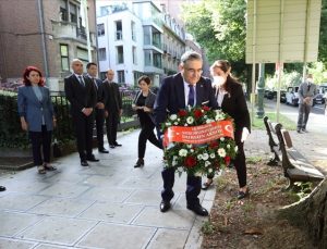 Belçika’da şehit edilen Türk diplomat Dursun Aksoy anıldı