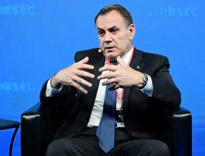 Yunanistan Savunma Bakanı: Türkiye kurallara göre oynamalı