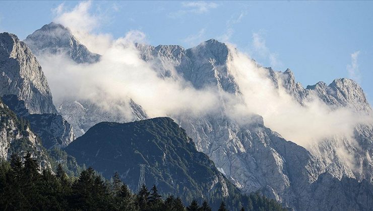 İtalyan Alplerinde buz kütlesi çöktü 6 kişi öldü