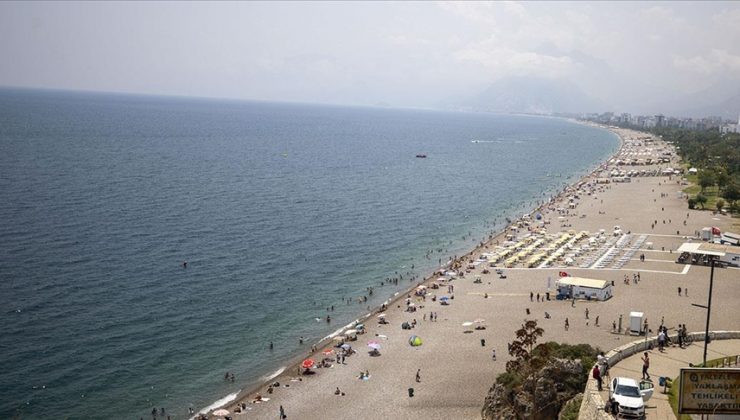 Antalya ve Muğla sahillerinde bayram tatili yoğunluğu