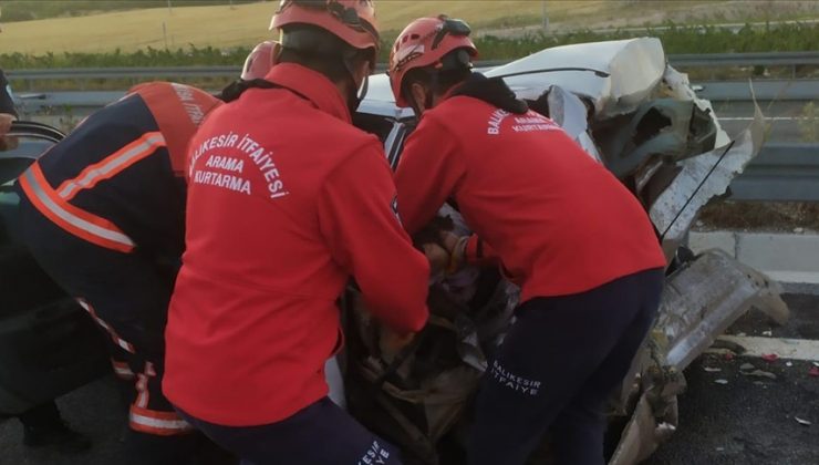 Balıkesir’deki trafik kazasında 5 kişi öldü, 2 kişi yaralandı