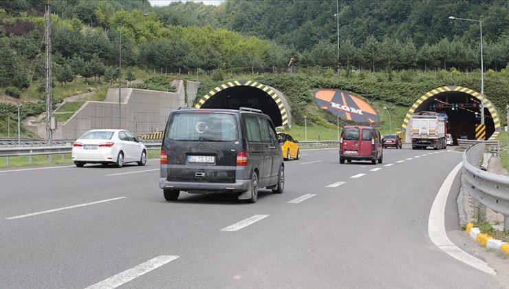 Anadolu Otoyolu Bolu Dağı kesiminde hafta sonu ulaşım tek şeritten sağlanacak