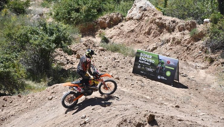 Enduro tutkunları Sivas’ta bir araya geldi