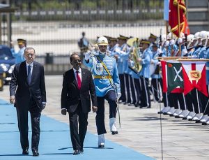 Cumhurbaşkanı Erdoğan, Somali Cumhurbaşkanı Mahmud’u resmi törenle karşıladı