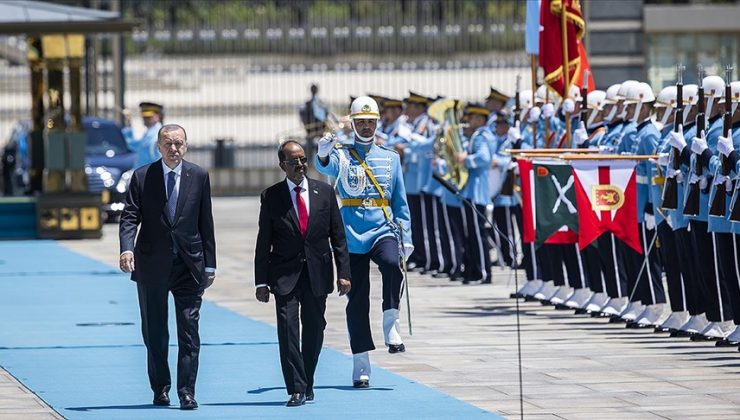 Cumhurbaşkanı Erdoğan, Somali Cumhurbaşkanı Mahmud’u resmi törenle karşıladı