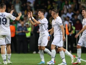 Fenerbahçe, Dinamo Kiev maçlarının kadrosunu UEFA’ya bildirdi