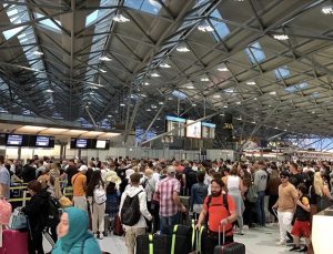 Avrupa ve ABD’de havalimanlarında kaos yaşanıyor