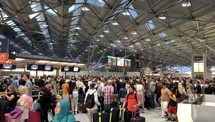 Avrupa ve ABD’de havalimanlarında kaos yaşanıyor