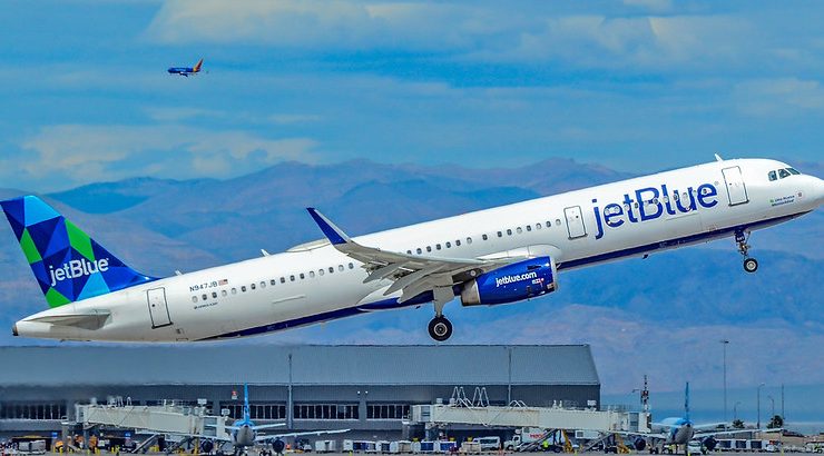 Dişi kırılan yolcudan JetBlue’ya dava