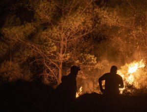 Fransa’da 7 gün önce başlayan yangın söndürülemedi