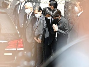 Shinzo Abe’nin cenazesi otopsinin ardından Tokyo’ya ulaştı