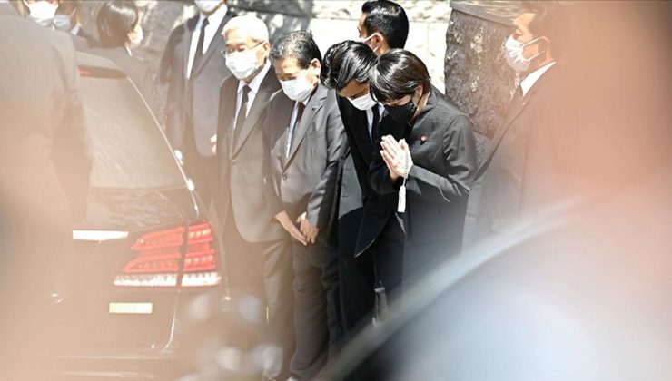 Shinzo Abe’nin cenazesi otopsinin ardından Tokyo’ya ulaştı