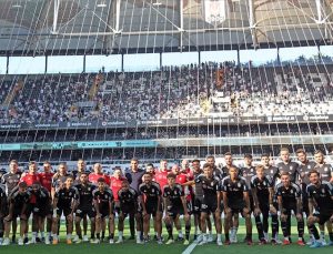 Beşiktaş yıllar sonra yeni sezonu taraftarlarıyla birlikte açtı