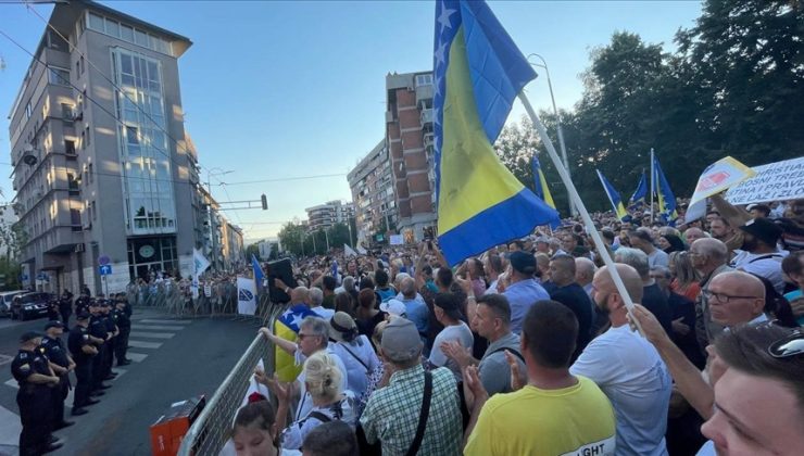 Bosna Hersek’te “dayatma seçim yasası” protestosu