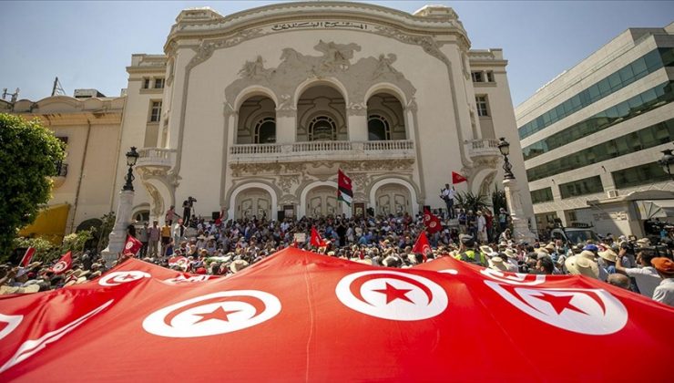 Tunus’taki Ulusal Kurtuluş Cephesi: Ülke siyasi tasfiyelerin ve özgürlüklere yönelik tehdidin eşiğinde