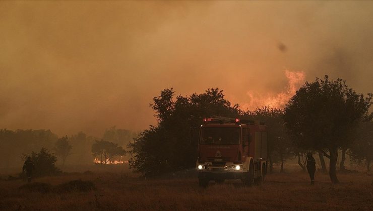 Sisam Adası’ndaki yangın nedeniyle 2 köy tahliye edildi