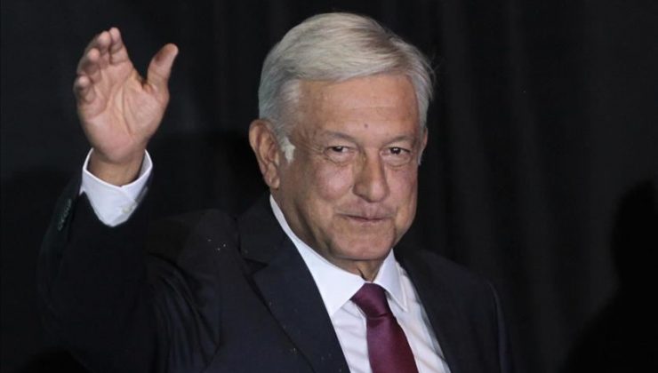 Meksika Devlet Başkanı Obrador’un Kovid-19’a karşı tedbirli olmaması tepki çekti