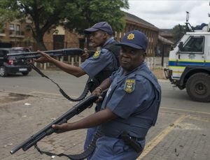 Güney Afrika’da 3 eğlence mekanına düzenlenen saldırılarda en az 21 kişi öldü