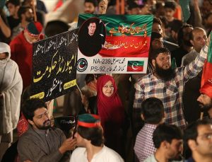 Pakistan’da erken seçim tartışmaları yeniden alevlendi