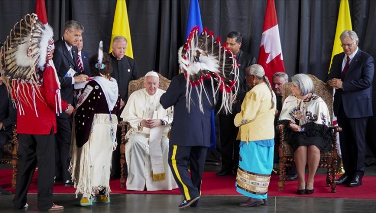 Papa Franciscus, Kanada’da kilise okullarındaki istismarlar nedeniyle özür diledi