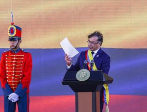 Kolombiya Cumhurbaşkanlığı’na seçilen Petro yemin etti