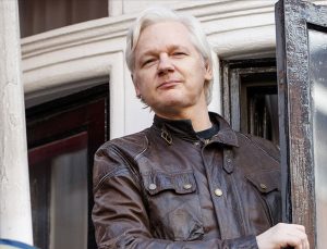 Assange ile görüşen ABD’li gazeteci ve avukatlar gözetlendikleri iddiası ile CIA’ye dava açtı
