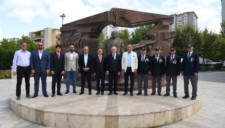 KKTC Meclis Başkanı’ndan Rauf Denktaş Anıtı’na ziyaret