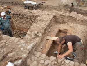 “Kuş Kahini Markos”un mezarı Bergama’da bulundu