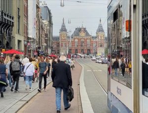 Hollanda’da kalıcı Kovid-19 yasası tartışılıyor
