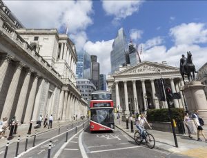 İngiltere Merkez Bankası’ndan 27 yılın en yüksek faiz artışı