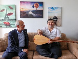 Kılıçdaroğlu’ndan down sendromlu sanatçıya ziyaret