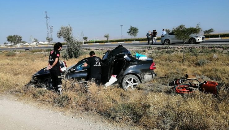 Konya’da otomobil tıra çarptı: 3 ölü, 1 yaralı